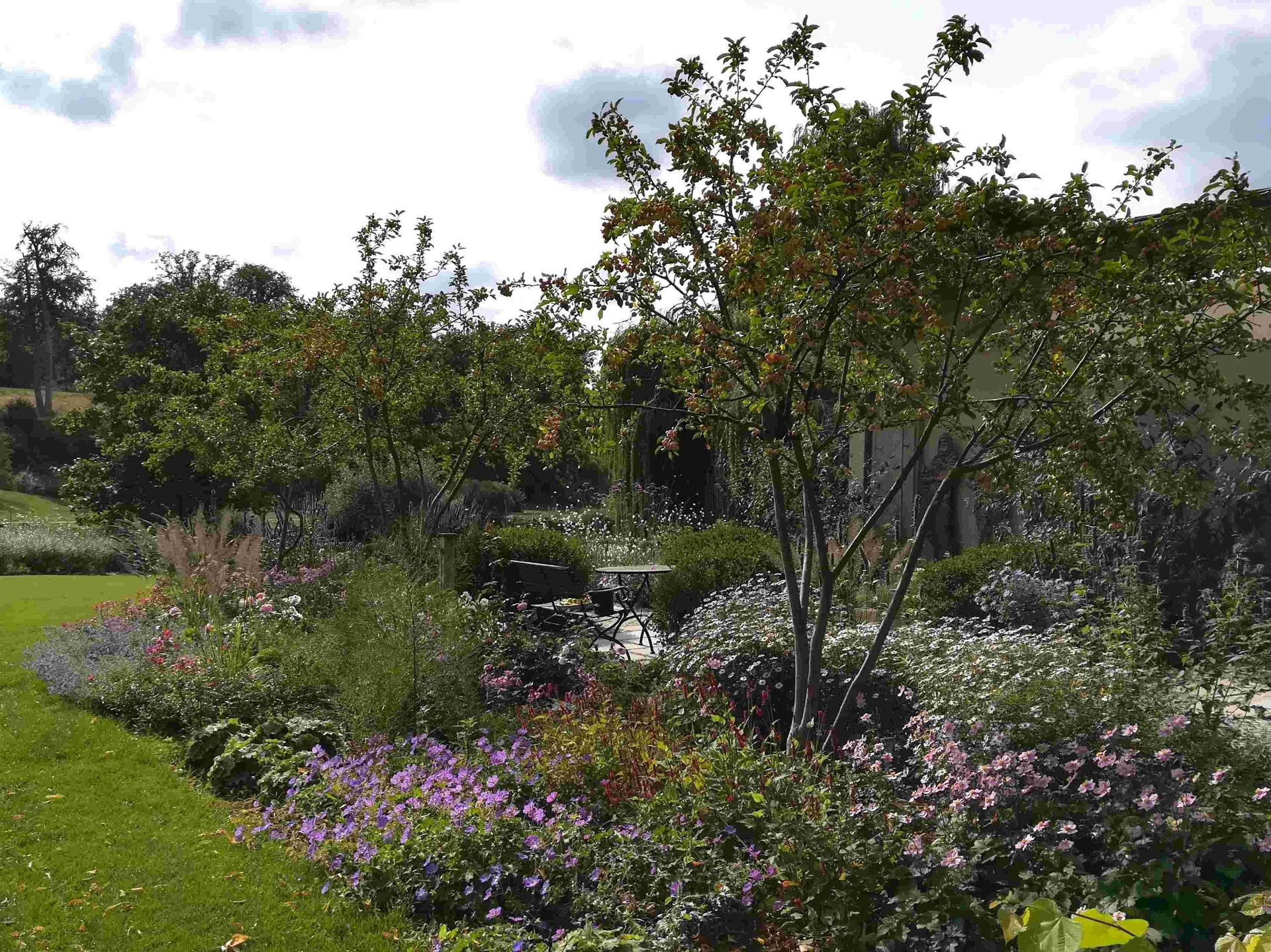 Zierapfelrabatte im September 2022