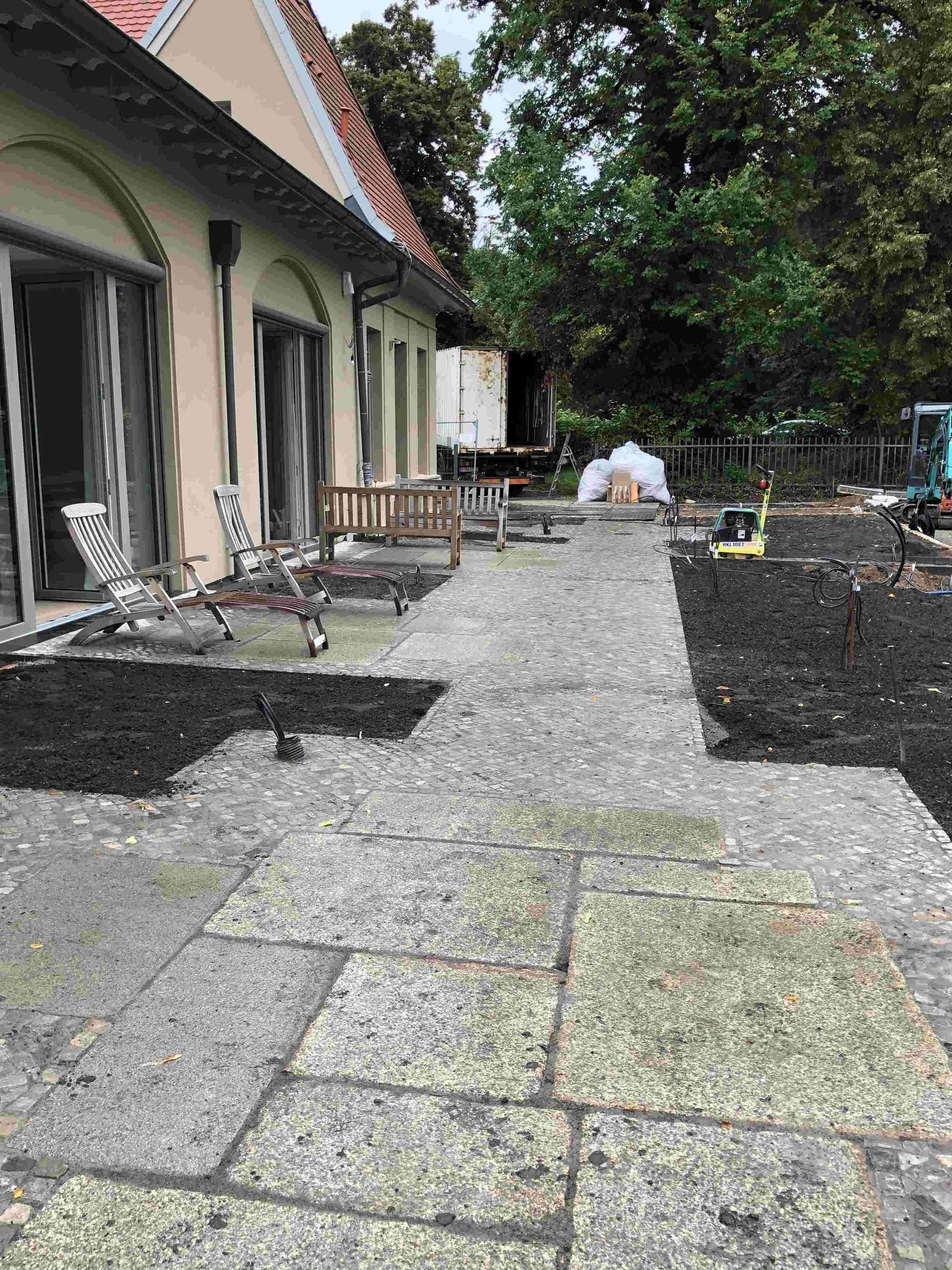 Verlegung der Bodenbeläge - August 2021